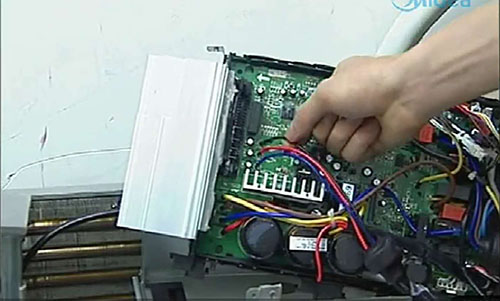 安丘美的空调电话是多少